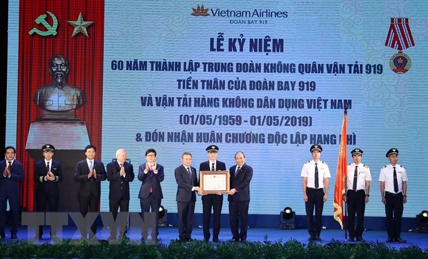 Thu tuong Nguyen Xuan Phuc du Le ky niem 60 nam thanh lap Doan bay 919 hinh anh 1